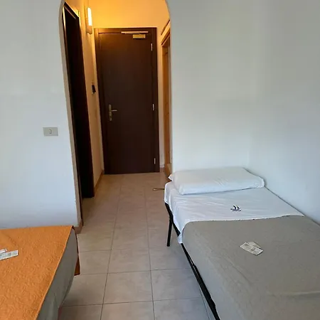 Il Villaggio A 100 Mt Dal Mare A 1000 Mt Dal Porto Di Cilento Coast Hotel *